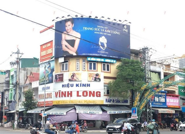 giai-phap-quang-cao-ngoai-troi-phu-hop-voi-nhung-nganh-nao